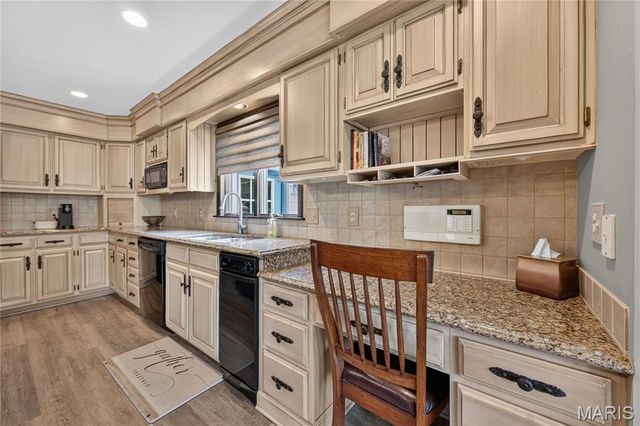 1136 Black Forest Drive, St Charles, MO 63301