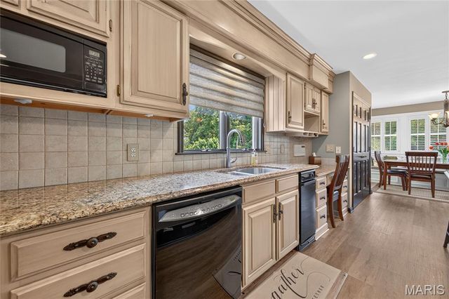 1136 Black Forest Drive, St Charles, MO 63301