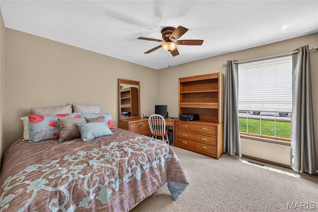 1136 Black Forest Drive, St Charles, MO 63301
