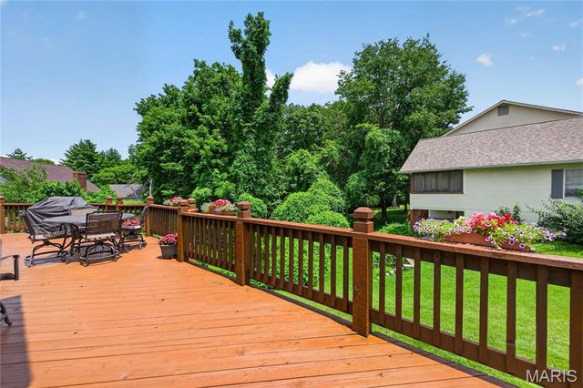 1136 Black Forest Drive, St Charles, MO 63301