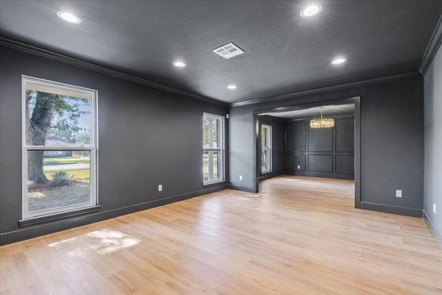 5258 Willowbend Boulevard, Houston, TX 77096