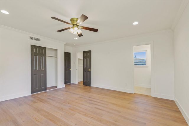 5258 Willowbend Boulevard, Houston, TX 77096