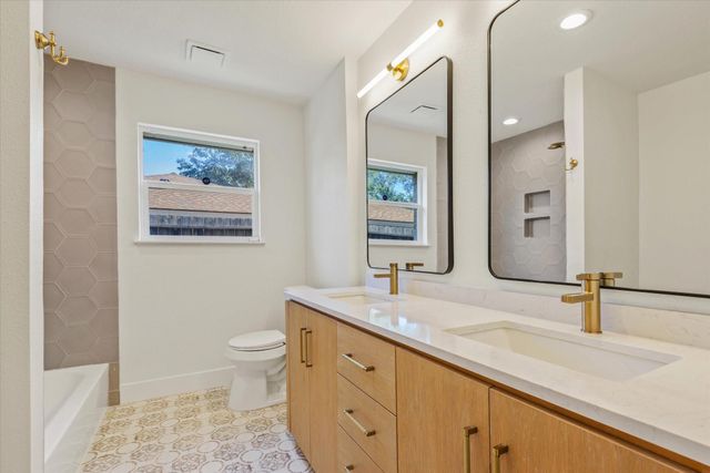 5258 Willowbend Boulevard, Houston, TX 77096