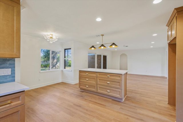 5258 Willowbend Boulevard, Houston, TX 77096