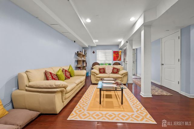 43 Jared Drive, North Brunswick, NJ 08902