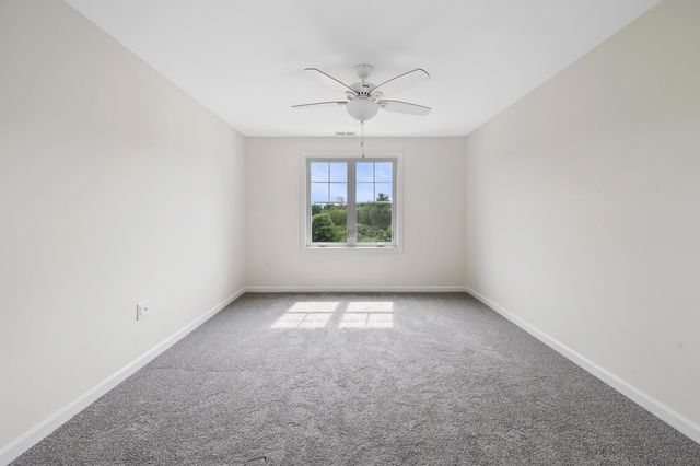 21 Crestview Way, Raymond, NH 03077