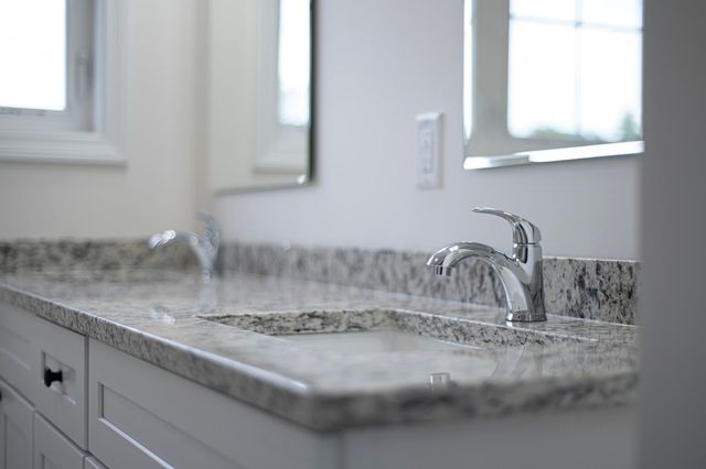 21 Crestview Way, Raymond, NH 03077