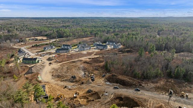 21 Crestview Way, Raymond, NH 03077