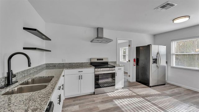 230 PALM AVENUE, Auburndale, FL 33823