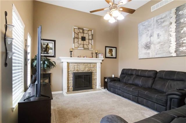 15588 Crestwood Drive, Basehor, KS 66007