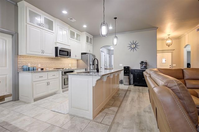 4924 Wister Lane, Edmond, OK 73025