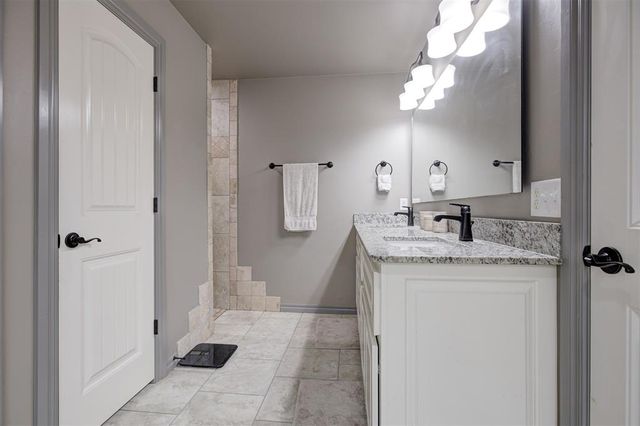 4924 Wister Lane, Edmond, OK 73025