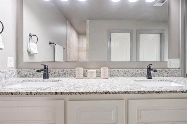 4924 Wister Lane, Edmond, OK 73025