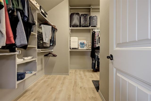 4924 Wister Lane, Edmond, OK 73025