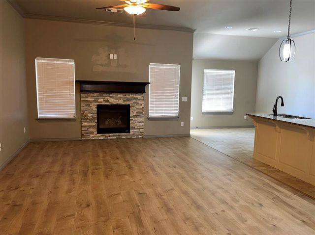 4924 Wister Lane, Edmond, OK 73025