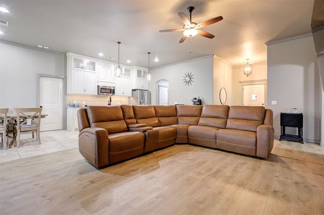 4924 Wister Lane, Edmond, OK 73025