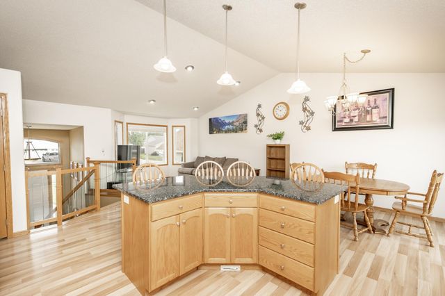 807 16th Avenue W, West Fargo, ND 58078