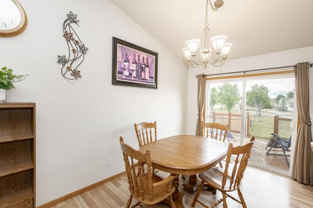 807 16th Avenue W, West Fargo, ND 58078