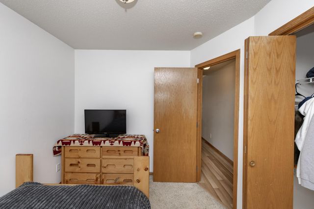 807 16th Avenue W, West Fargo, ND 58078