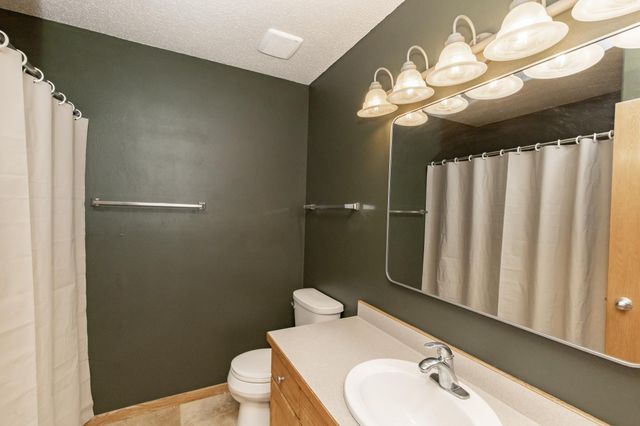 807 16th Avenue W, West Fargo, ND 58078