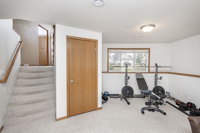 807 16th Avenue W, West Fargo, ND 58078