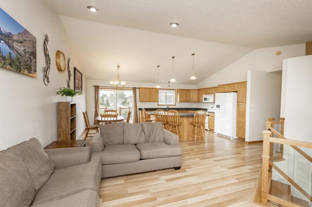 807 16th Avenue W, West Fargo, ND 58078