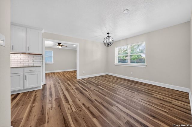 111 Fawn Run, Kerrville, TX 78028