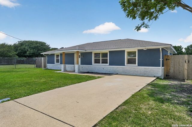 111 Fawn Run, Kerrville, TX 78028