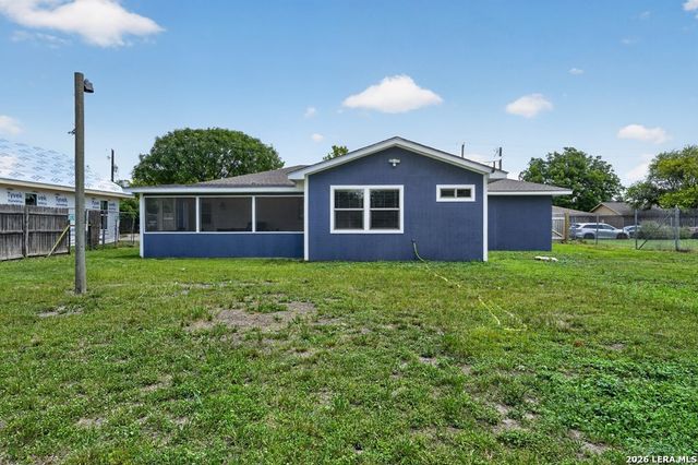 111 Fawn Run, Kerrville, TX 78028