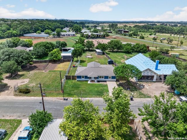 111 Fawn Run, Kerrville, TX 78028
