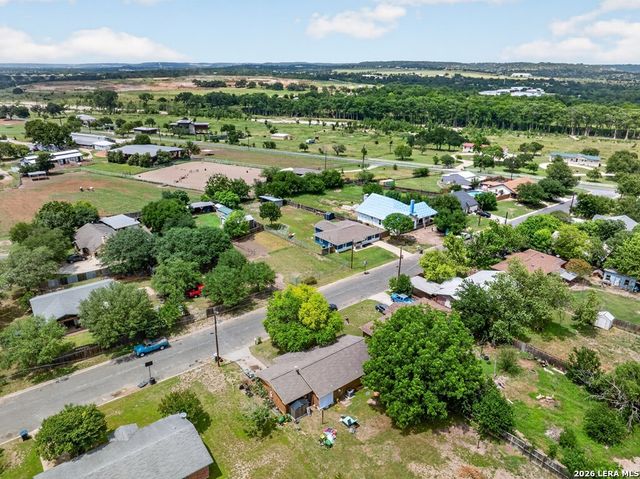 111 Fawn Run, Kerrville, TX 78028