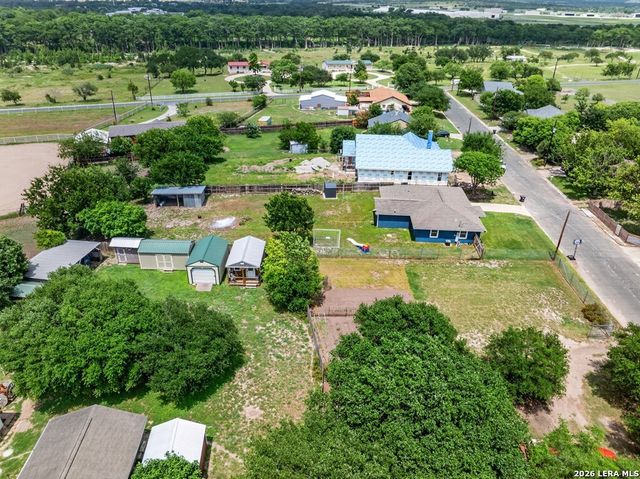 111 Fawn Run, Kerrville, TX 78028