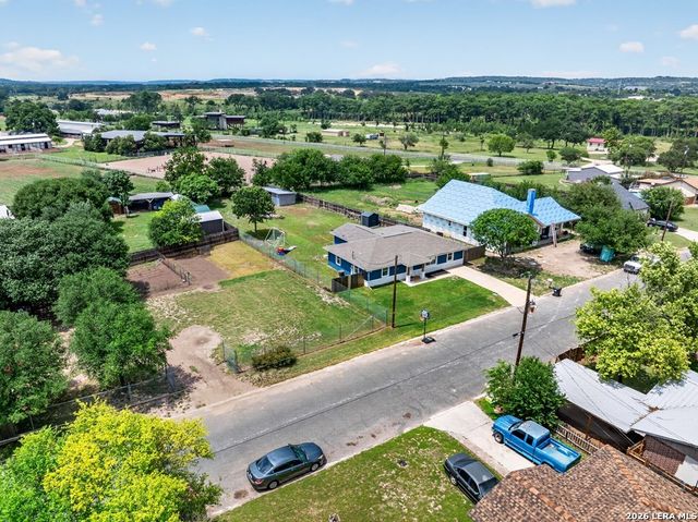 111 Fawn Run, Kerrville, TX 78028