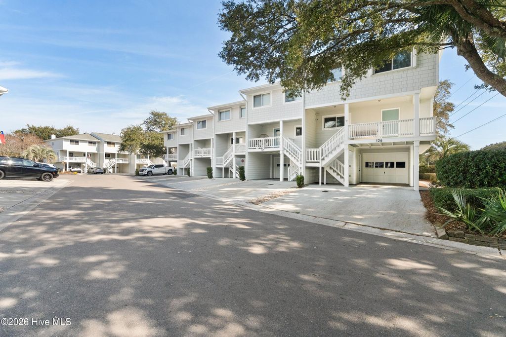 Image 3 of property listing at 124 Lees Cut, Wrightsville Beach, NC 28480