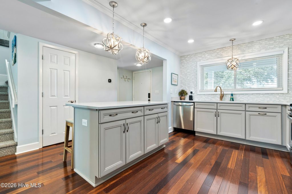 Image 9 of property listing at 124 Lees Cut, Wrightsville Beach, NC 28480