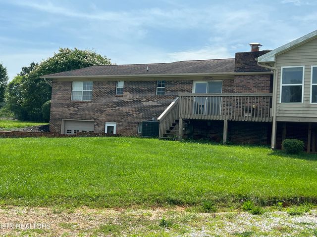 2806 Vicksburg Lane, Strawberry Plains, TN 37871