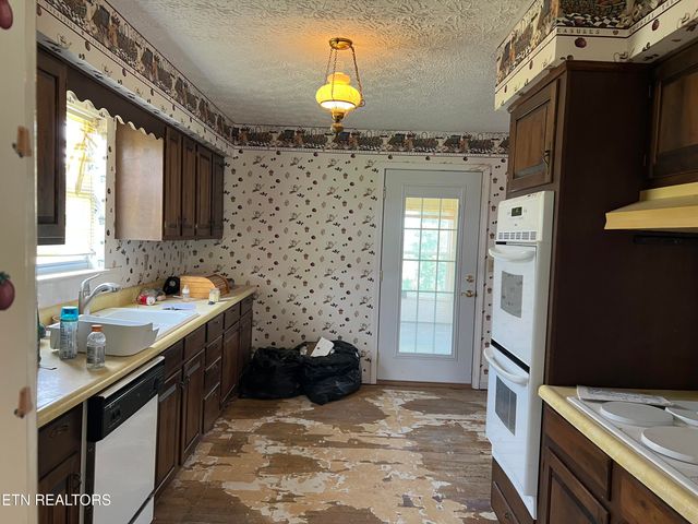 2806 Vicksburg Lane, Strawberry Plains, TN 37871