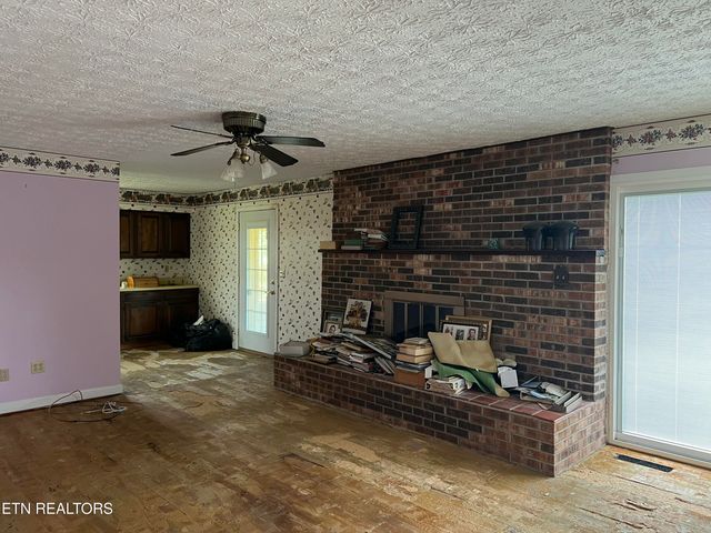 2806 Vicksburg Lane, Strawberry Plains, TN 37871