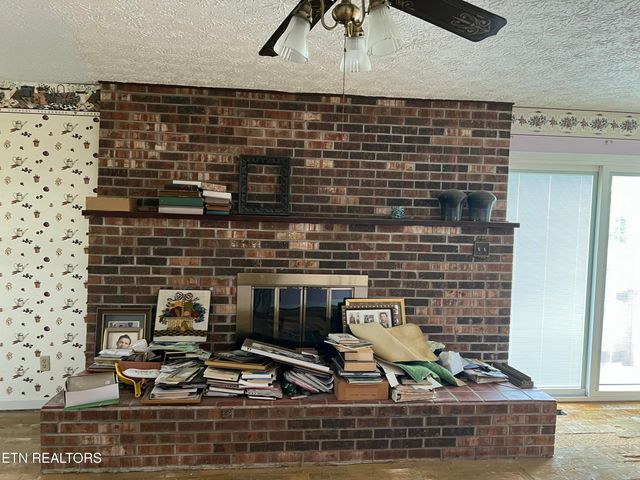 2806 Vicksburg Lane, Strawberry Plains, TN 37871