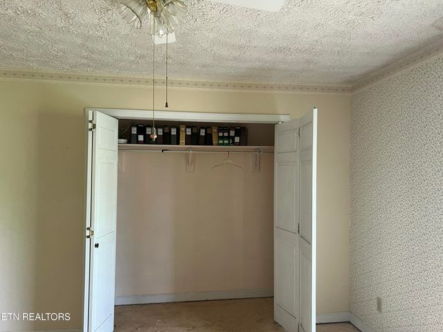 2806 Vicksburg Lane, Strawberry Plains, TN 37871