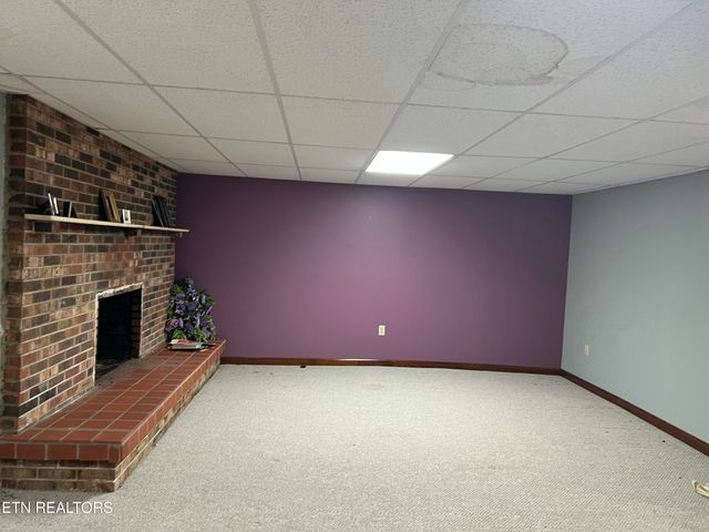 2806 Vicksburg Lane, Strawberry Plains, TN 37871