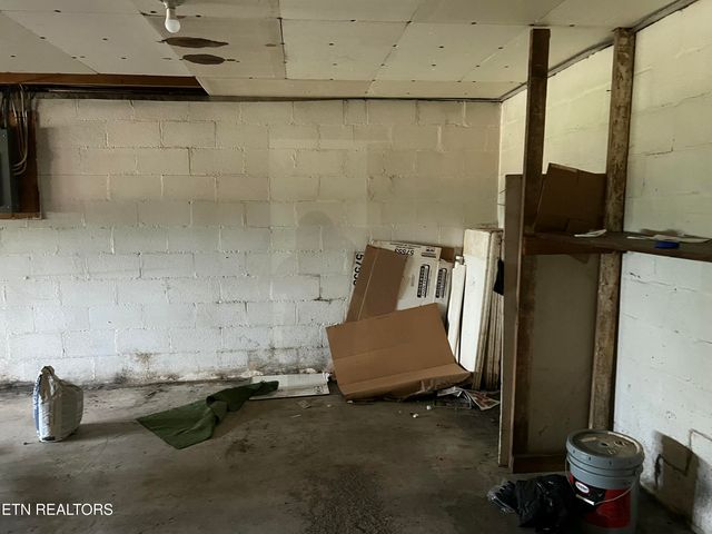 2806 Vicksburg Lane, Strawberry Plains, TN 37871