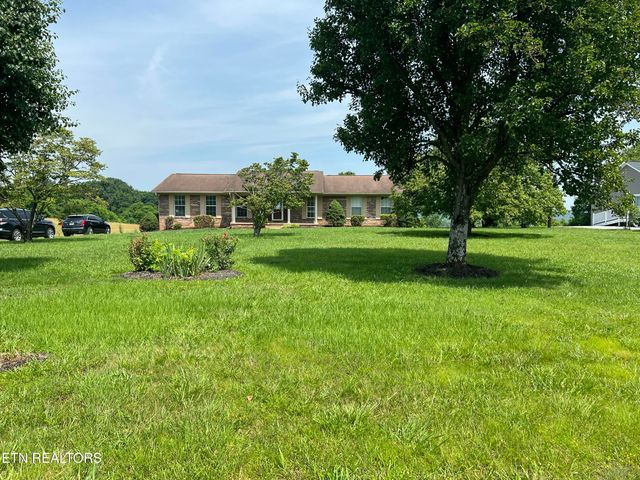 2806 Vicksburg Lane, Strawberry Plains, TN 37871