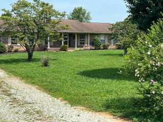 2806 Vicksburg Lane, Strawberry Plains, TN 37871