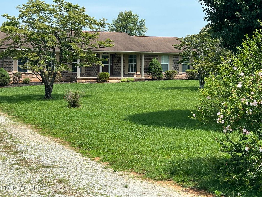 2806 Vicksburg Lane, Strawberry Plains, TN 37871