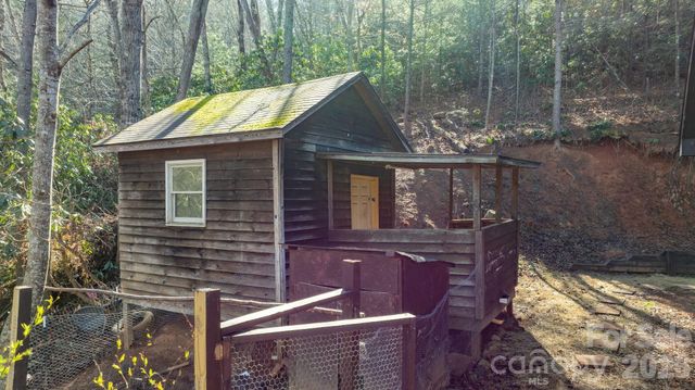 1481 Levi Lane, Lenoir, NC 28645