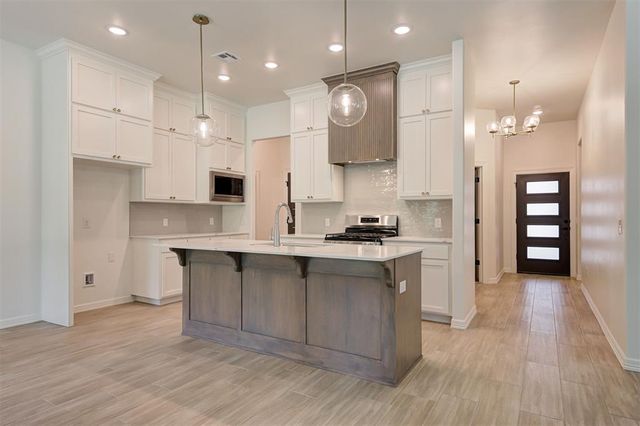 12044 Rockbed Drive, Yukon, OK 73099