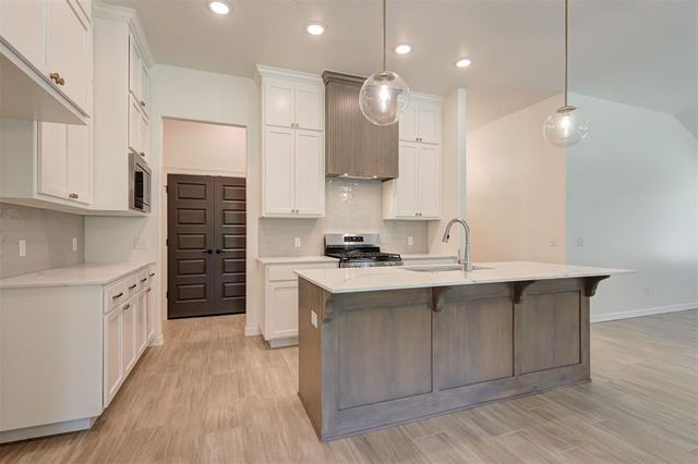 12044 Rockbed Drive, Yukon, OK 73099