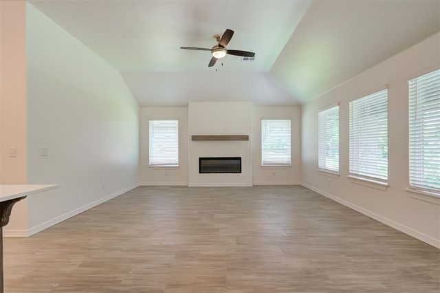 12044 Rockbed Drive, Yukon, OK 73099