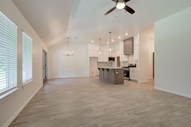12044 Rockbed Drive, Yukon, OK 73099